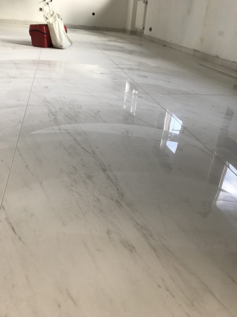 Vorher-Nachher Vergleich: Professionelle Fliesenverlegung in Frankfurt